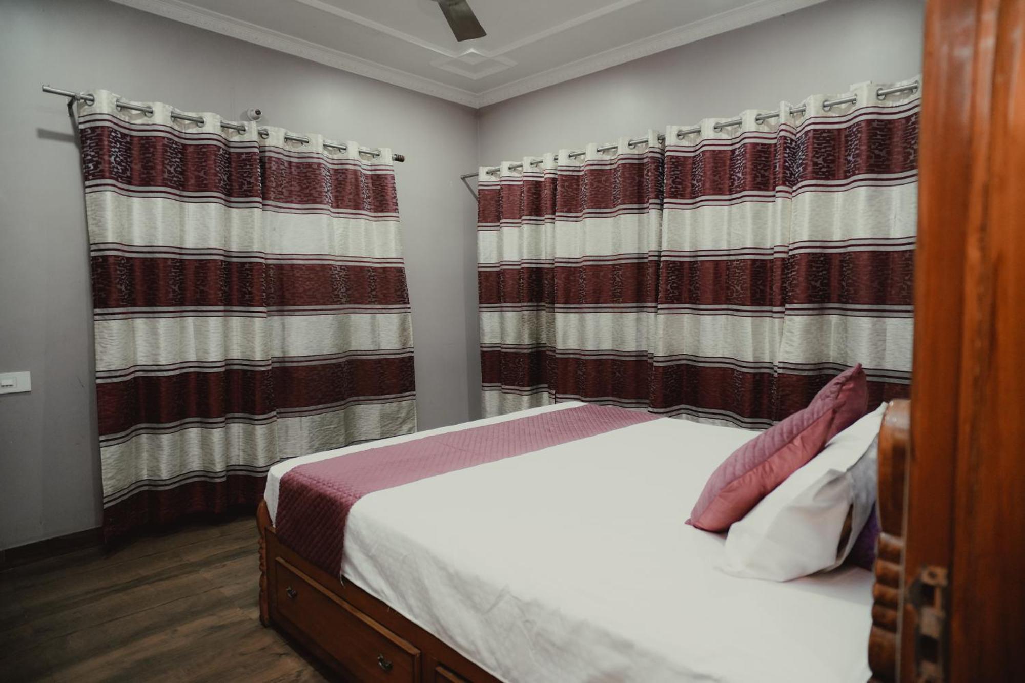 The Q3 Inn Guwahati Ngoại thất bức ảnh